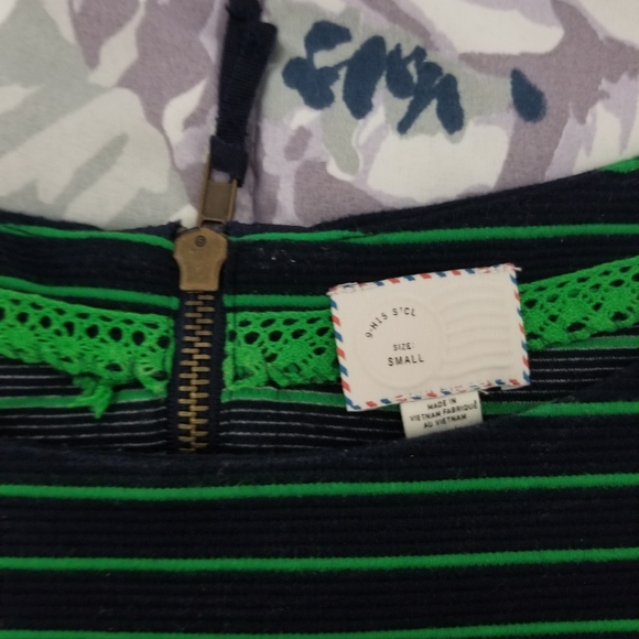 Anthropologie postage stamp brand top S - Picture 5 of 6